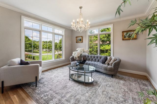8914 Tartan Fields Drive, Dublin, OH 43017