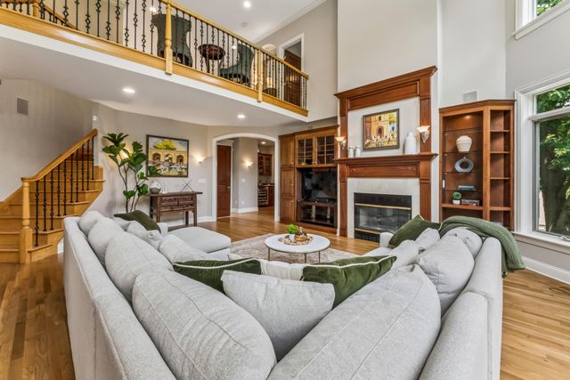 8914 Tartan Fields Drive, Dublin, OH 43017