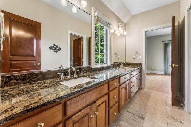 8914 Tartan Fields Drive, Dublin, OH 43017