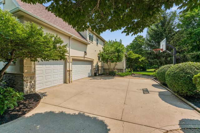 8914 Tartan Fields Drive, Dublin, OH 43017