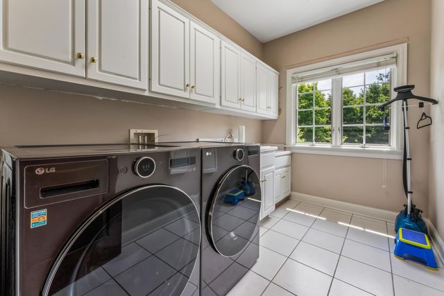 8914 Tartan Fields Drive, Dublin, OH 43017