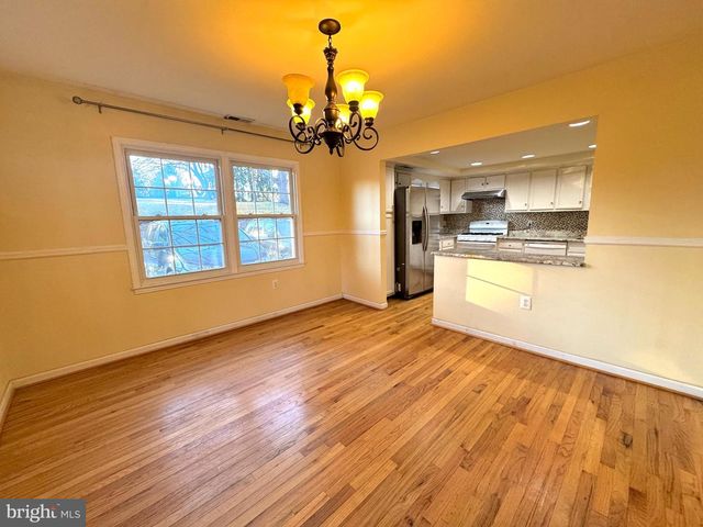 1008 MOOREFIELD CREEK RD SW, Vienna, VA 22180