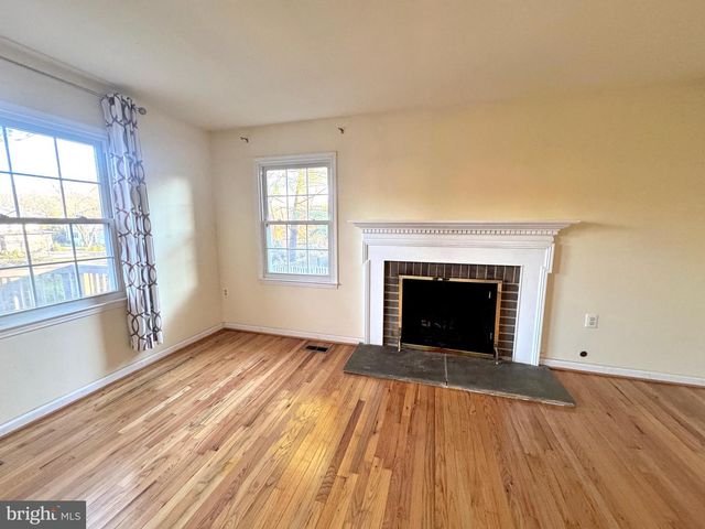 1008 MOOREFIELD CREEK RD SW, Vienna, VA 22180