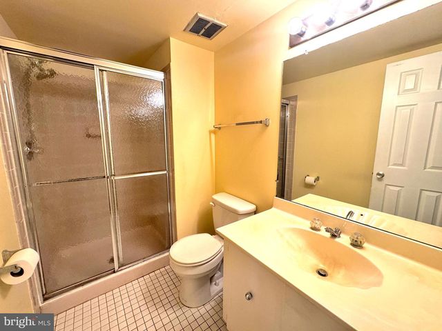 1008 MOOREFIELD CREEK RD SW, Vienna, VA 22180