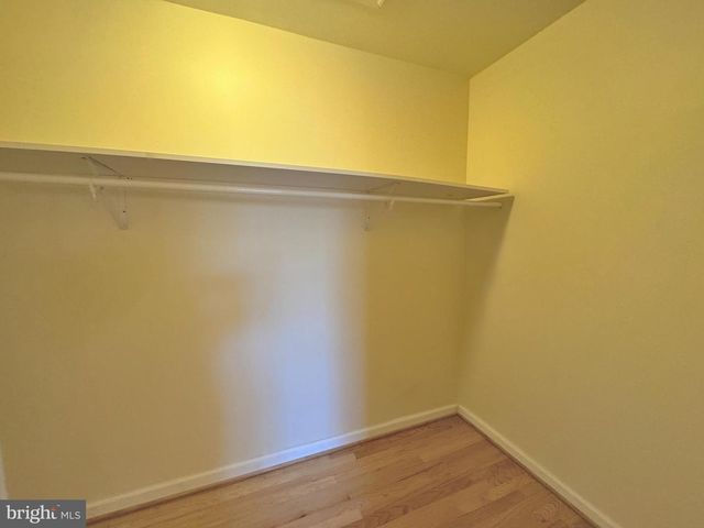 1008 MOOREFIELD CREEK RD SW, Vienna, VA 22180