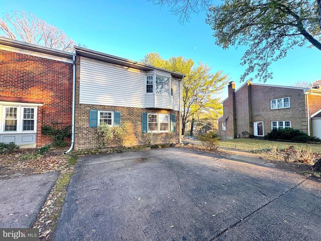 1008 MOOREFIELD CREEK RD SW, Vienna, VA 22180