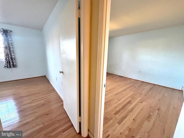 1008 MOOREFIELD CREEK RD SW, Vienna, VA 22180