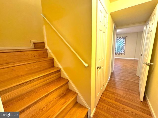 1008 MOOREFIELD CREEK RD SW, Vienna, VA 22180