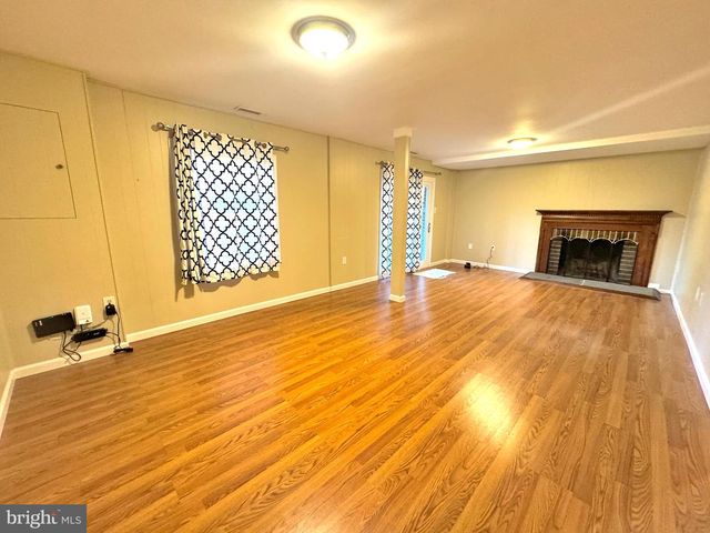 1008 MOOREFIELD CREEK RD SW, Vienna, VA 22180