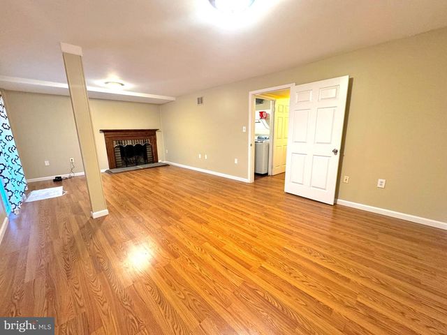 1008 MOOREFIELD CREEK RD SW, Vienna, VA 22180