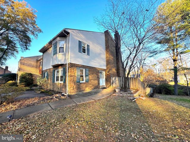 1008 MOOREFIELD CREEK RD SW, Vienna, VA 22180