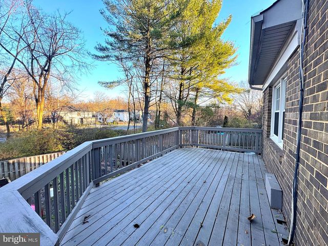 1008 MOOREFIELD CREEK RD SW, Vienna, VA 22180