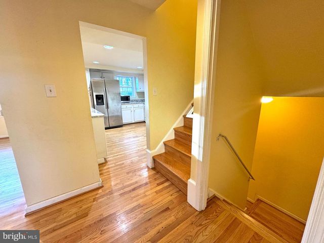 1008 MOOREFIELD CREEK RD SW, Vienna, VA 22180