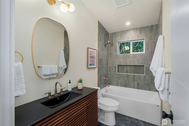 4413 50th Avenue SW, Seattle, WA 98116