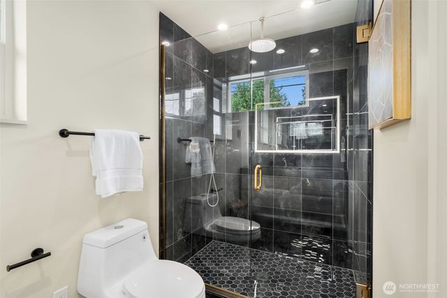 4413 50th Avenue SW, Seattle, WA 98116