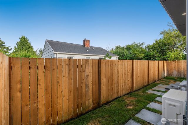 4413 50th Avenue SW, Seattle, WA 98116