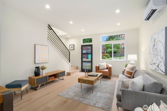 4413 50th Avenue SW, Seattle, WA 98116