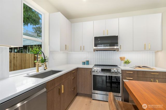 4413 50th Avenue SW, Seattle, WA 98116