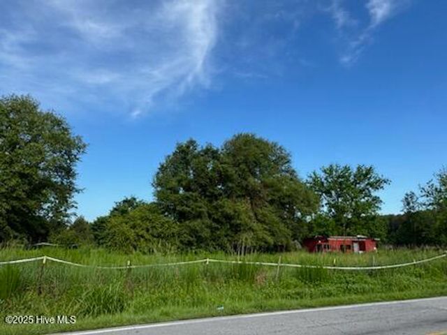 2880 Catherine Lake Road, Richlands, NC 28574
