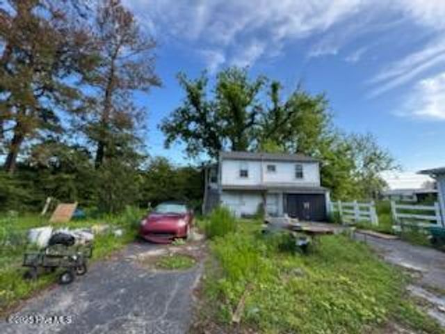 2880 Catherine Lake Road, Richlands, NC 28574