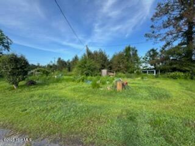 2880 Catherine Lake Road, Richlands, NC 28574