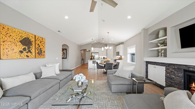 208 Bratton St, Prosser, WA 99350