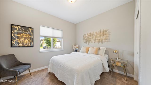 208 Bratton St, Prosser, WA 99350