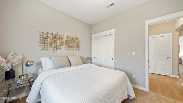 208 Bratton St, Prosser, WA 99350