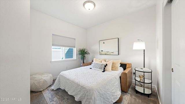 208 Bratton St, Prosser, WA 99350