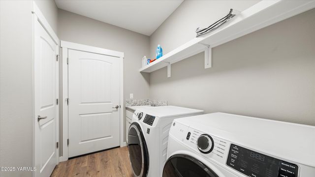 208 Bratton St, Prosser, WA 99350