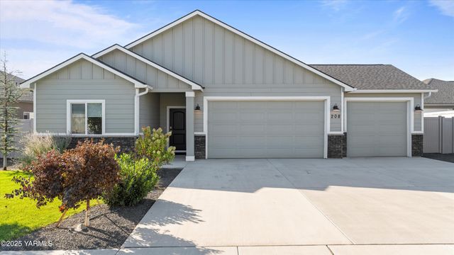 208 Bratton St, Prosser, WA 99350