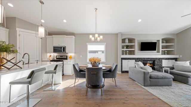 208 Bratton St, Prosser, WA 99350