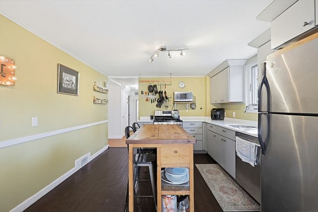 10 Parsons Ave, Waltham, MA 02453