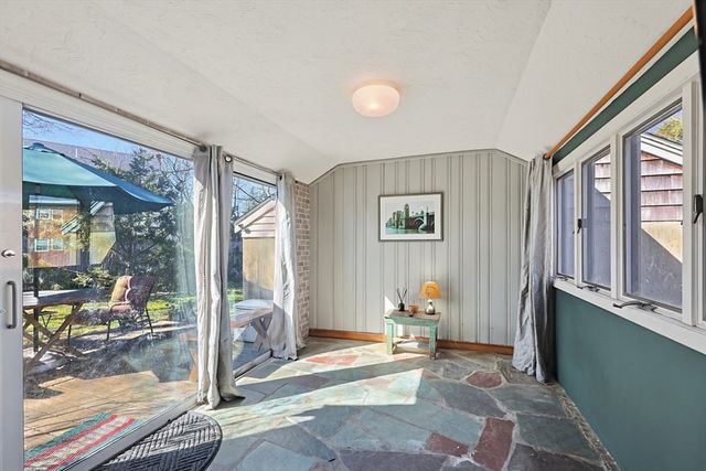 10 Parsons Ave, Waltham, MA 02453