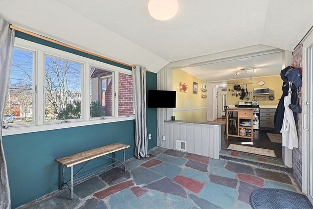 10 Parsons Ave, Waltham, MA 02453