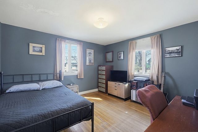 10 Parsons Ave, Waltham, MA 02453