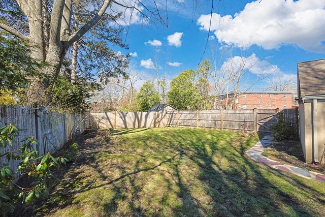 10 Parsons Ave, Waltham, MA 02453