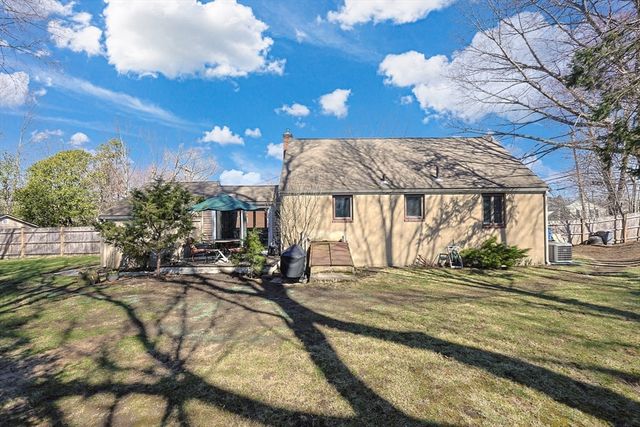 10 Parsons Ave, Waltham, MA 02453