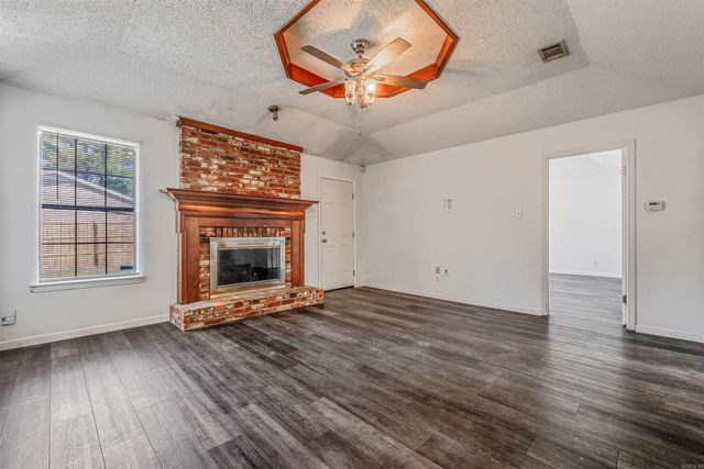 201 Autumnbrook Drive, Sherwood, AR 72120