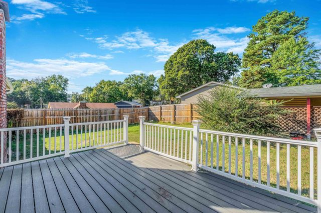 201 Autumnbrook Drive, Sherwood, AR 72120