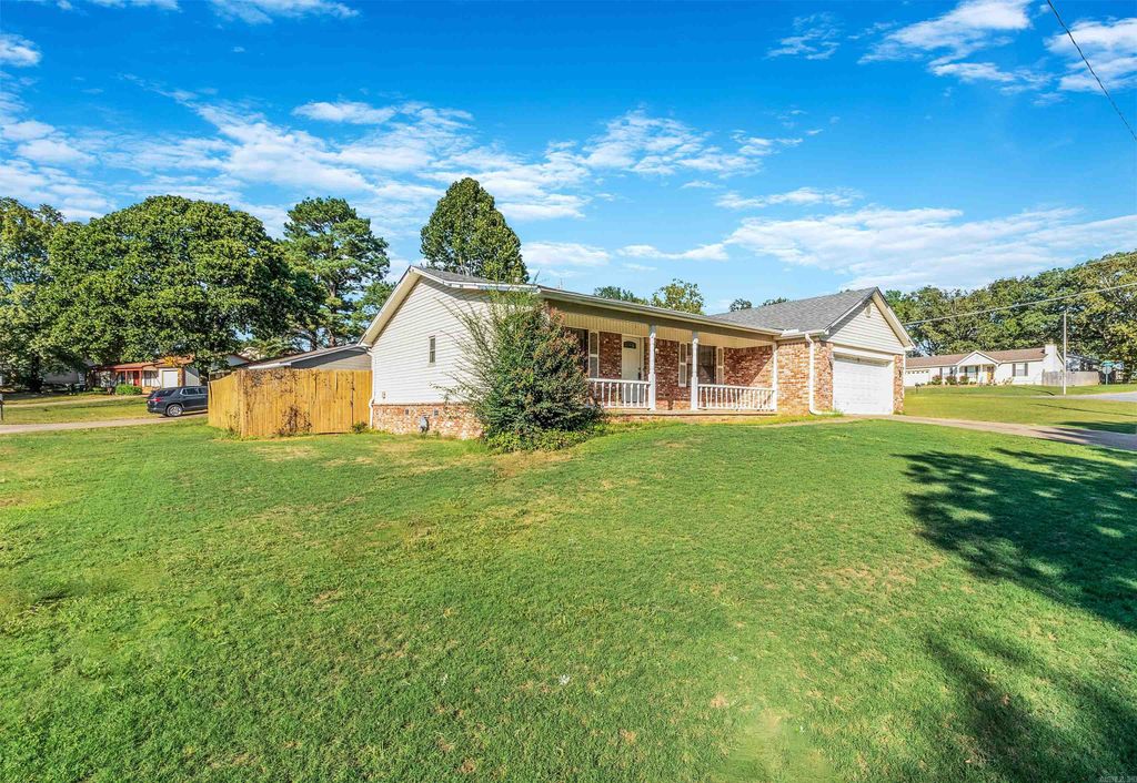 201 Autumnbrook Drive, Sherwood, AR 72120