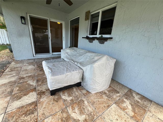 13721 Newport Mnr, Davie, FL 33325