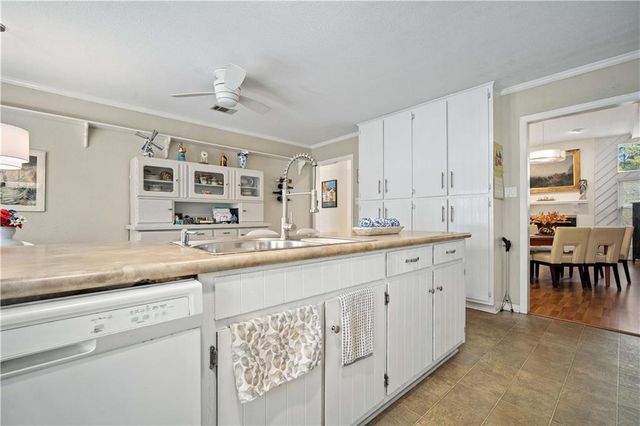 8301 Twin Lakes Drive, Mobile, AL 36695