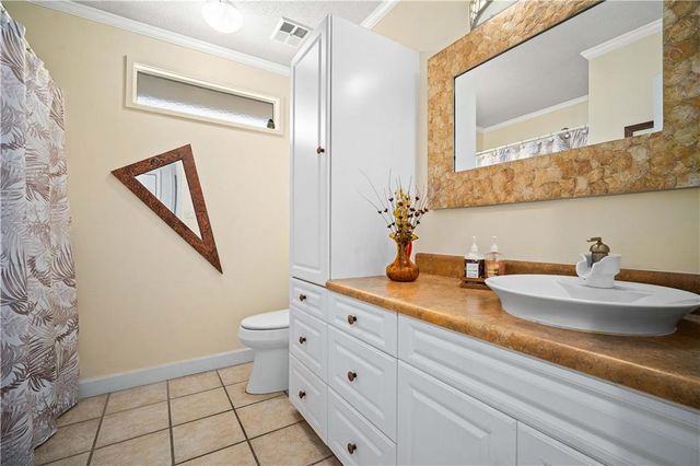 8301 Twin Lakes Drive, Mobile, AL 36695