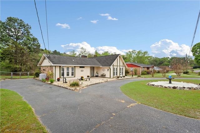 8301 Twin Lakes Drive, Mobile, AL 36695