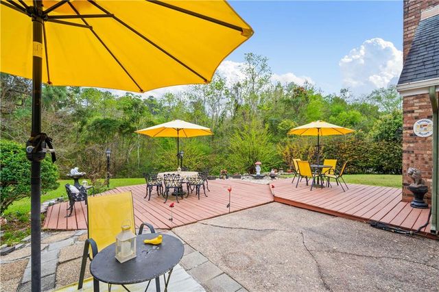 8301 Twin Lakes Drive, Mobile, AL 36695