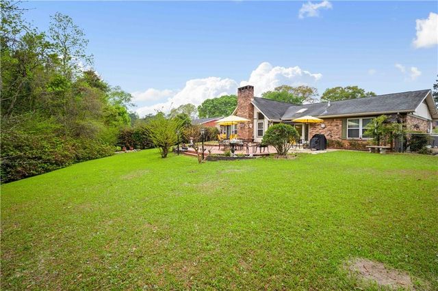 8301 Twin Lakes Drive, Mobile, AL 36695