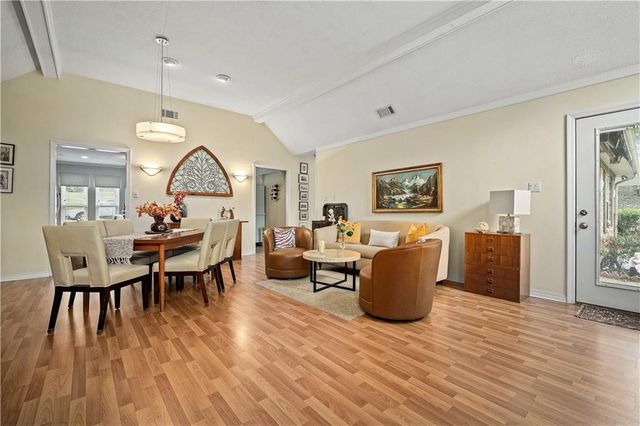 8301 Twin Lakes Drive, Mobile, AL 36695