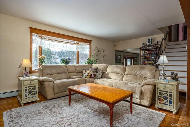 9 Georgian Drive, Stony Point, NY 10980