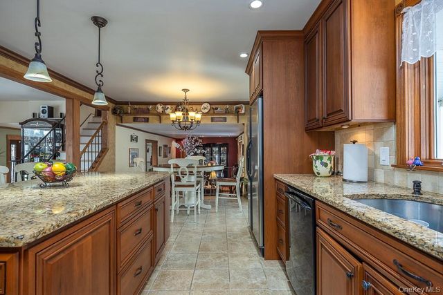 9 Georgian Drive, Stony Point, NY 10980